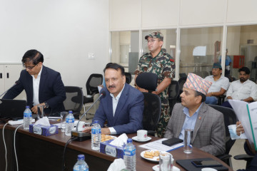 इमानदार र पारदर्शी भएर काम गर्न भन्सार कर्मचारीलाई अर्थमन्त्रीको निर्देशन